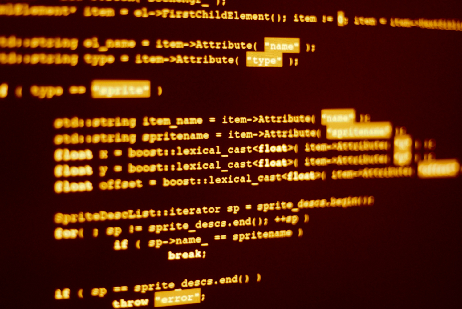 Código de programação sendo escaneado por um feixe de luz laranja brilhante, identificando e corrigindo erros de segurança em tempo real.